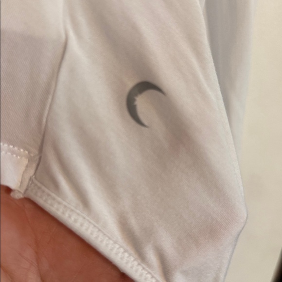 💋Zyia  Women’s  Namaste Long Sleeve T white Size Small - Picture 6 of 8